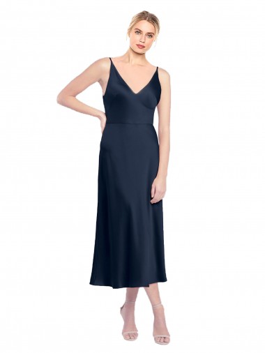 Online Azul marina oscuro línea A Cuello en V Midi Satén elástico Corto Formales Vestidos de dama de honor / Vestidos de fiesta / Vestidos de cóctel