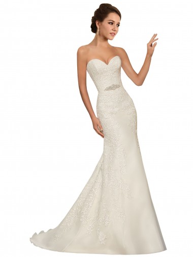 Online Blanco Cubierta Cuello de Corazón Cola capilla Tul Encaje Vestidos de novia