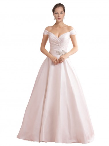 Online Marfil línea A Hombros Descubiertos Cola capilla Satén Vestidos de novia