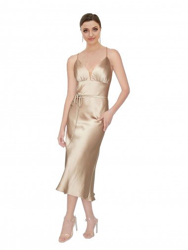 Online línea A Cuello en V Midi Satén sedoso Corto Formales Vestidos de dama de honor / Vestidos de fiesta / Vestidos de cóctel
